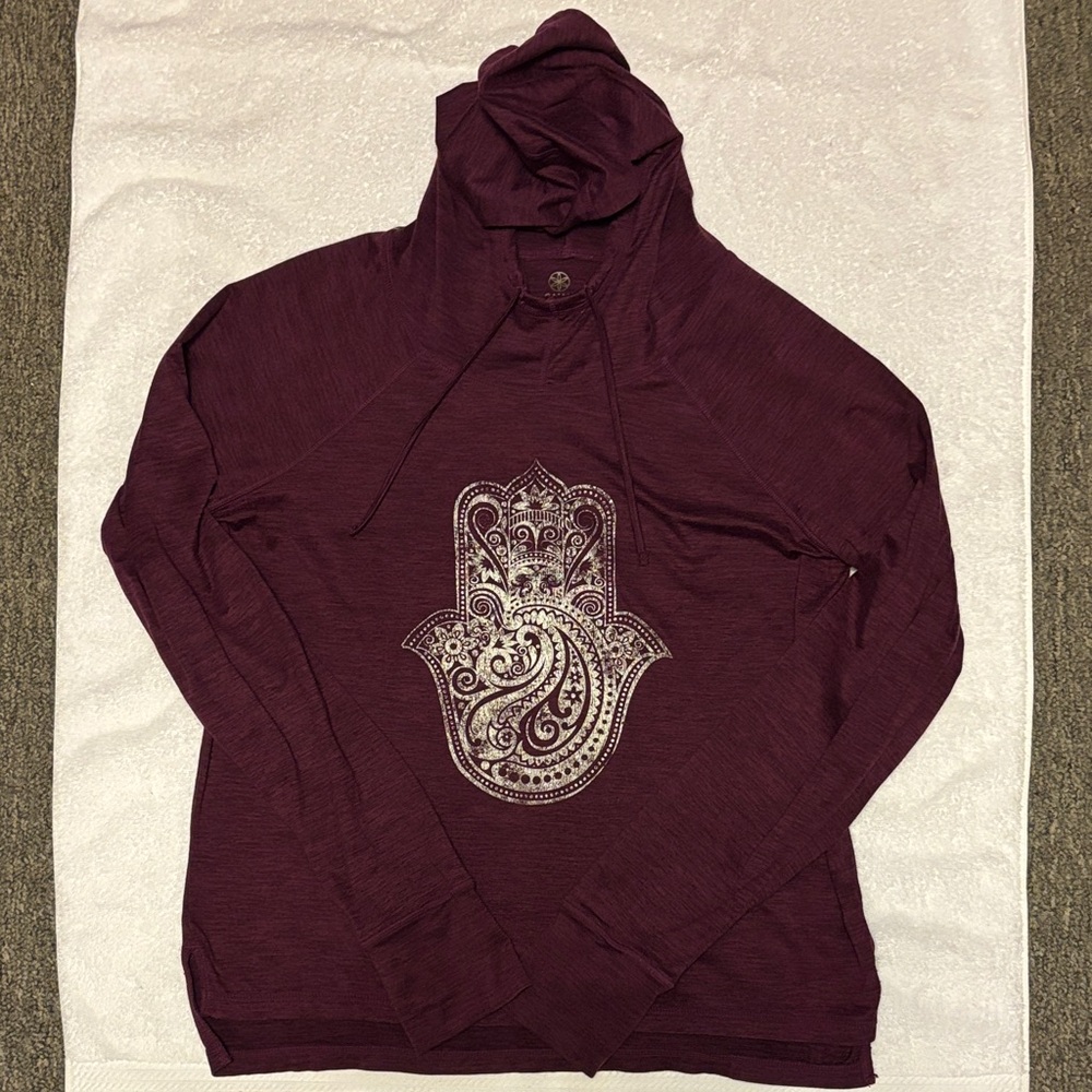 GAIAM Women’s Burgundy Hooded Shirt